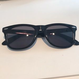 black sunglasses